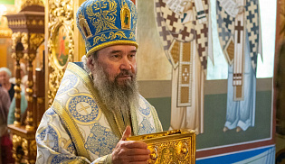 В праздник Рождества Пресвятой Богородицы архиепископ Юстиниан совершил Литургию в Казанском соборе Элисты