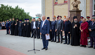 В Городовиковске открыли памятники Николаю II и цесаревичу Алексею
