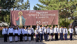 В Элисте состоялось торжественное построение учащихся казачьих классов в честь праздника Покрова Пресвятой Богородицы