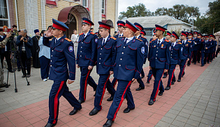 В Городовиковске открыли памятники Николаю II и цесаревичу Алексею