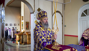 В праздник Воздвижения архиепископ Юстиниан совершил Литургию в храме села Приютное 