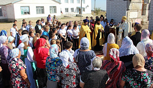 Погода тундутово. Республика Калмыкия село Тундутово. Село Тундутово храм Калмыкия. Школа Тундутово.