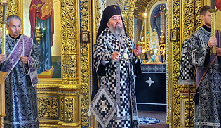 Архиепископ Юстиниан совершил последование Царских часов