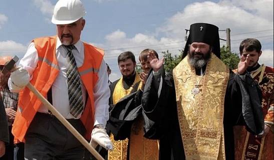 Архиепископ Юстиниан поздравил Игоря Смирнова с 85-летием