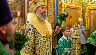 В канун дня Святой Троицы архиепископ Юстиниан совершил всенощное бдение в Казанском соборе Элисты