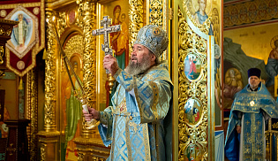 В праздник Покрова архиепископ Юстиниан совершил Литургию в Казанском соборе Элисты 
