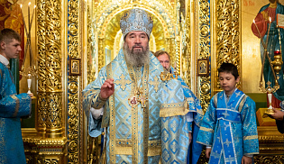 В праздник Покрова архиепископ Юстиниан совершил Литургию в Казанском соборе Элисты 