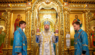 В праздник Рождества Богородицы архиепископ Юстиниан совершил Литургию в Казанском соборе Элисты 