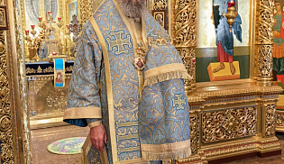 Архиепископ Юстиниан совершил Литургию в Казанском соборе Элисты 