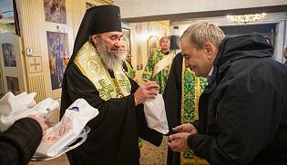 В день преставления Сергия Радонежского архиепископ Юстиниан совершил Литургию в Софийском храме Элисты