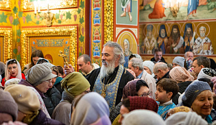 Архиепископ Юстиниан возглавил торжества в честь Престольного дня в Элисте