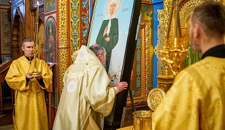 Архиепископ Юстиниан совершил Литургию в Казанском соборе Элисты