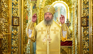 Архиепископ Юстиниан совершил Литургию в Казанском соборе Элисты 
