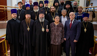Архиепископ Юстиниан открыл выставку «Православие в Калмыцкой степи»