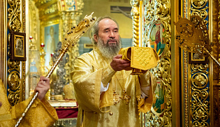 Архиепископ Юстиниан совершил Литургию в Казанском соборе Элисты 