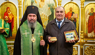 В день преставления Сергия Радонежского архиепископ Юстиниан совершил Литургию в Софийском храме Элисты