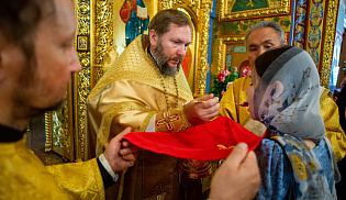 В праздник святых апостолов Петра и Павла архиепископ Юстиниан совершил Литургию в Казанском соборе Элисты 