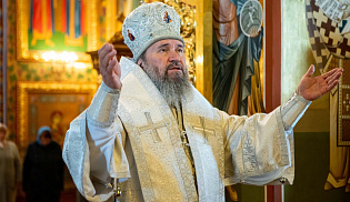 Архиепископ Юстиниан совершил Литургию в Казанском соборе Элисты