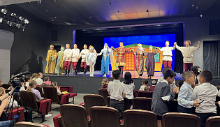 Участникам концерта «Светлый день» в честь Пасхи Христовой подарили посещение спектакля в Русском театре драмы и комедии 