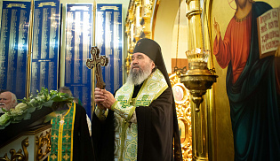 В день преставления Сергия Радонежского архиепископ Юстиниан совершил Литургию в Софийском храме Элисты