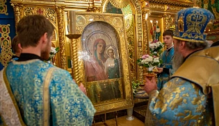 Архиепископ  Юстиниан возглавил встречу чудотворной иконы в Элисте