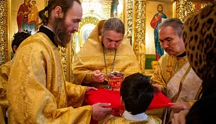 В день памяти святителя Тихона архиепископ Юстиниан совершил Литургию в Казанском соборе Элисты