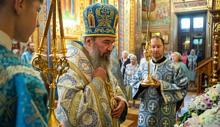 В праздник Рождества Пресвятой Богородицы архиепископ Юстиниан совершил Литургию в Казанском соборе Элисты