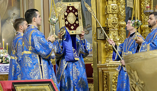 В канун празднования в честь иконы Божией Матери «Донская» архиепископ Юстиниан совершил всенощное бдение в Ростовском кафедральном соборе 