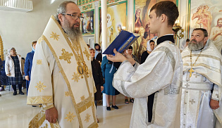 В Покровскую родительскую субботу архиепископ Юстиниан совершил Литургию в Яшалте