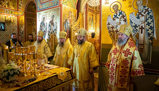 В Элисте состоялись торжества в честь 80-летия Явления Христа Спасителя