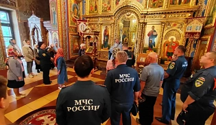 Архиепископ Юстиниан поздравил спасателей Калмыкии с праздником иконы Божией Матери «Неопалимая Купина»