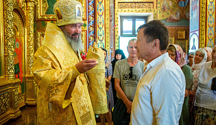 В праздник святых апостолов Петра и Павла архиепископ Юстиниан совершил Литургию в Казанском соборе Элисты 